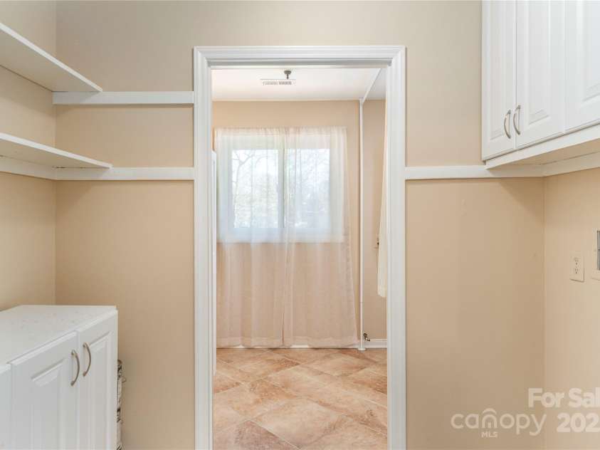 1329 Merrimon Avenue, Asheville, NC 28804.  MLS# CAR4244335, YatesRealty ID 13187. 