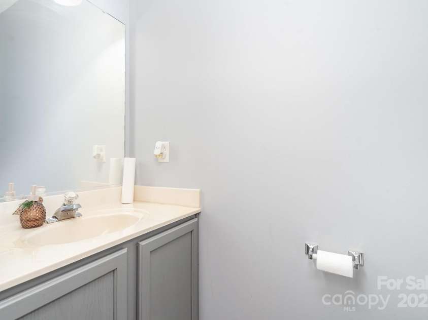 407 Goodloe Drive, Charlotte, NC 28262.  MLS# CAR4248164, YatesRealty ID 13188. 