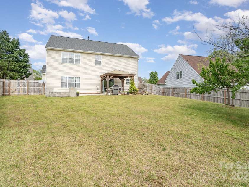 407 Goodloe Drive, Charlotte, NC 28262.  MLS# CAR4248164, YatesRealty ID 13188. 