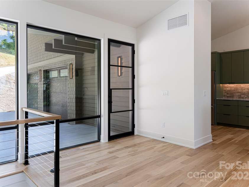 751 New Sprout Lane, Hendersonville, NC 28792.  MLS# CAR4154337, YatesRealty ID 13189. 