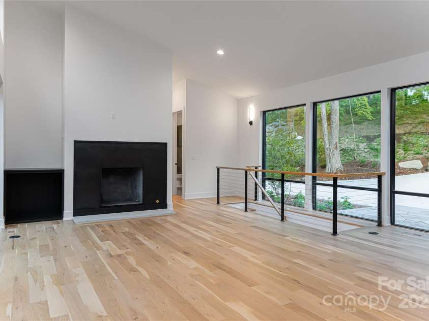 751 New Sprout Lane, Hendersonville, NC 28792.  MLS# CAR4154337, YatesRealty ID 13189. 