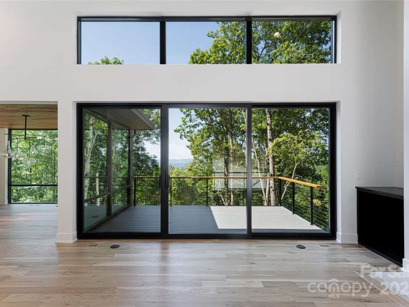 751 New Sprout Lane, Hendersonville, NC 28792.  MLS# CAR4154337, YatesRealty ID 13189. 