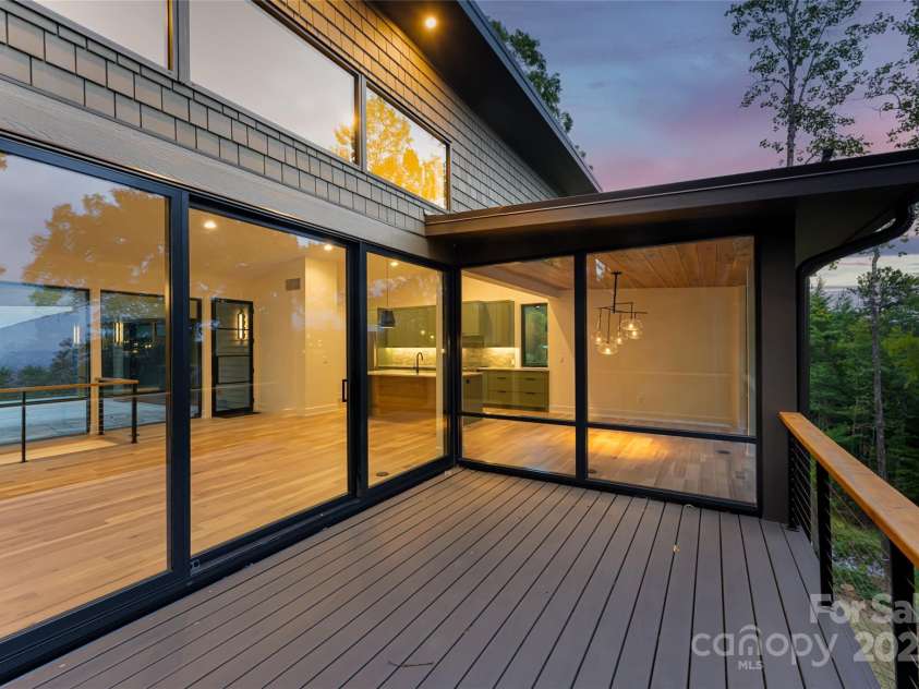 751 New Sprout Lane, Hendersonville, NC 28792.  MLS# CAR4154337, YatesRealty ID 13189. 