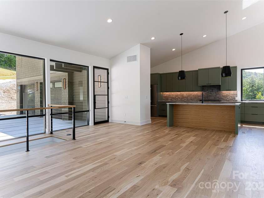 751 New Sprout Lane, Hendersonville, NC 28792.  MLS# CAR4154337, YatesRealty ID 13189. 