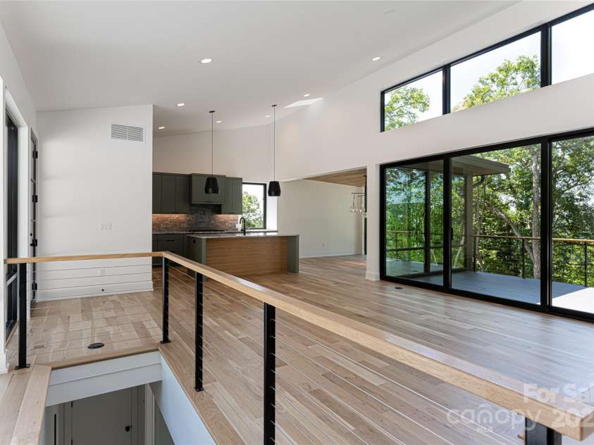 751 New Sprout Lane, Hendersonville, NC 28792.  MLS# CAR4154337, YatesRealty ID 13189. 