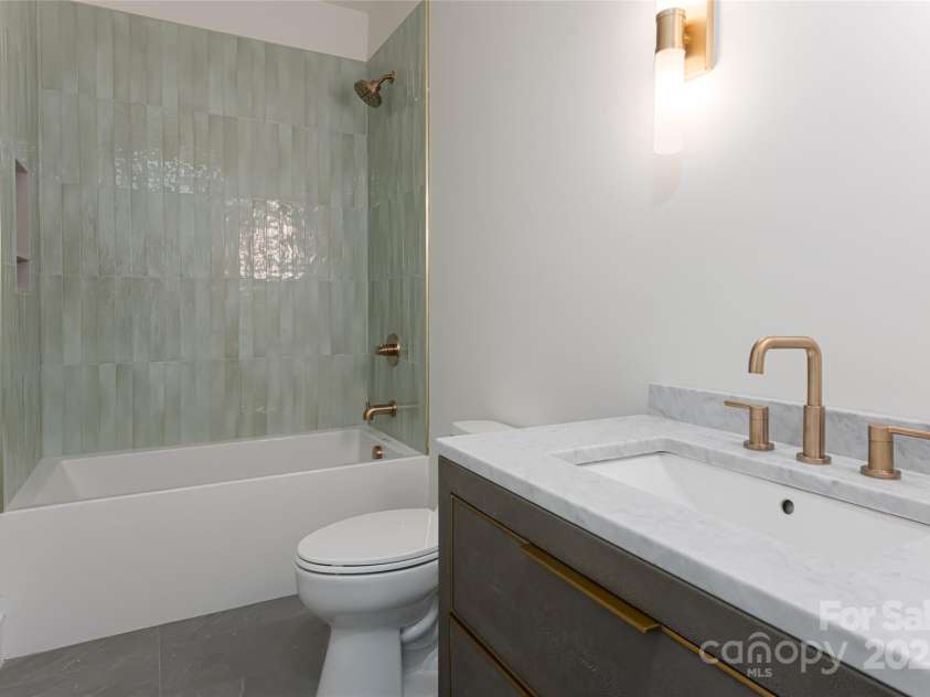 751 New Sprout Lane, Hendersonville, NC 28792.  MLS# CAR4154337, YatesRealty ID 13189. 