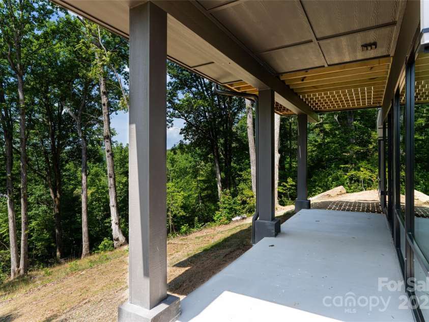 751 New Sprout Lane, Hendersonville, NC 28792.  MLS# CAR4154337, YatesRealty ID 13189. 