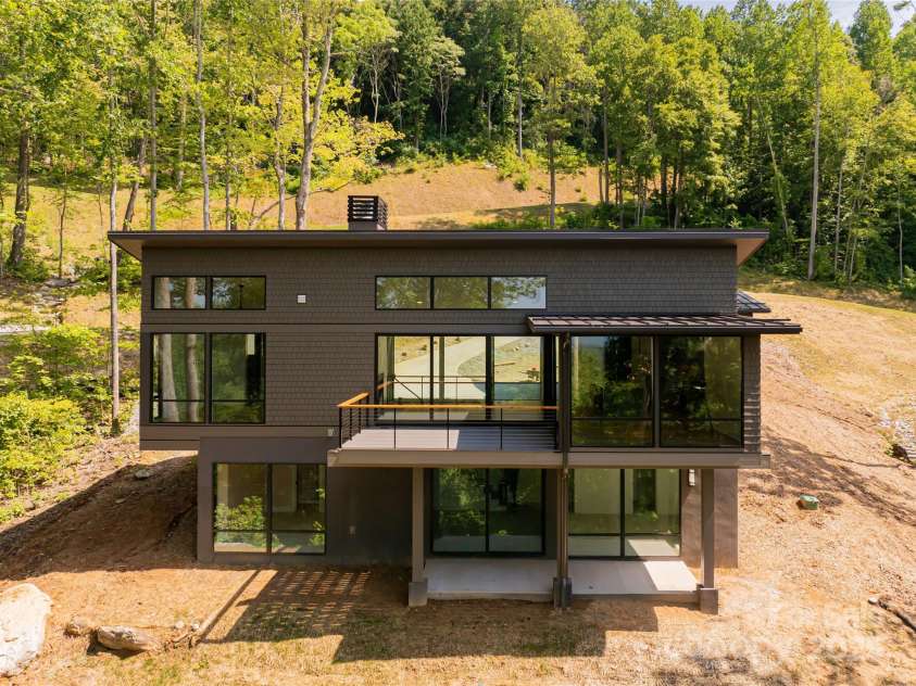 751 New Sprout Lane, Hendersonville, NC 28792.  MLS# CAR4154337, YatesRealty ID 13189. 