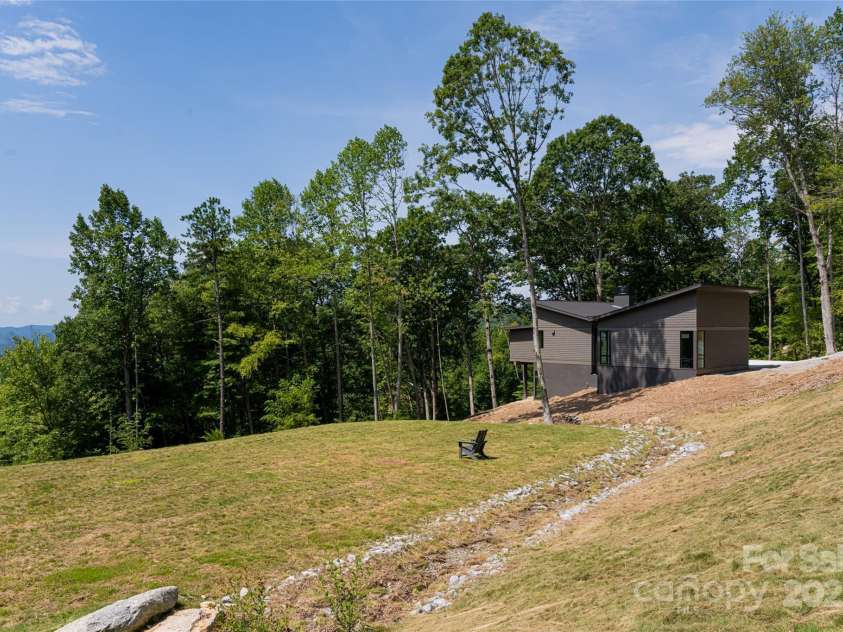 751 New Sprout Lane, Hendersonville, NC 28792.  MLS# CAR4154337, YatesRealty ID 13189. 