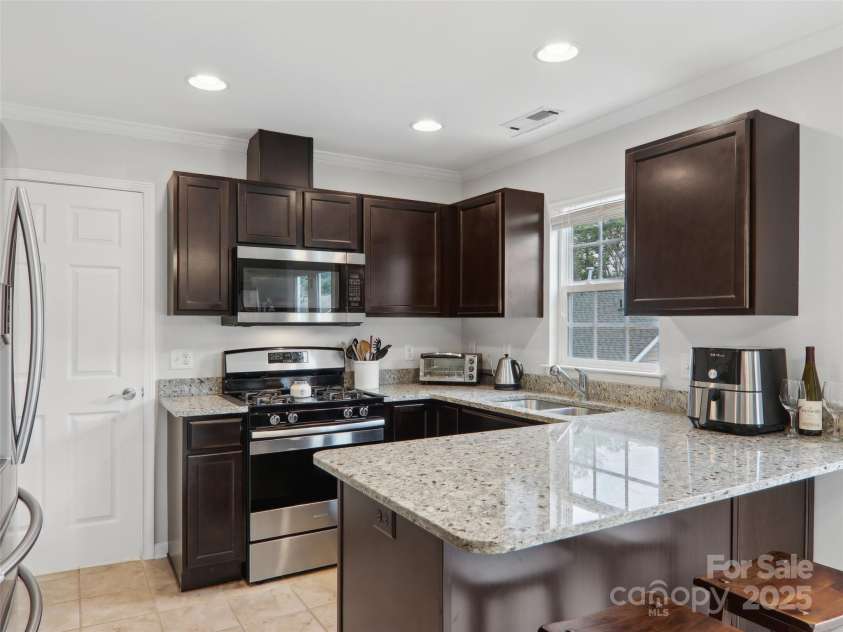 198 Alpine Ridge Drive, Asheville, NC 28806.  MLS# CAR4259639, YatesRealty ID 1319. 