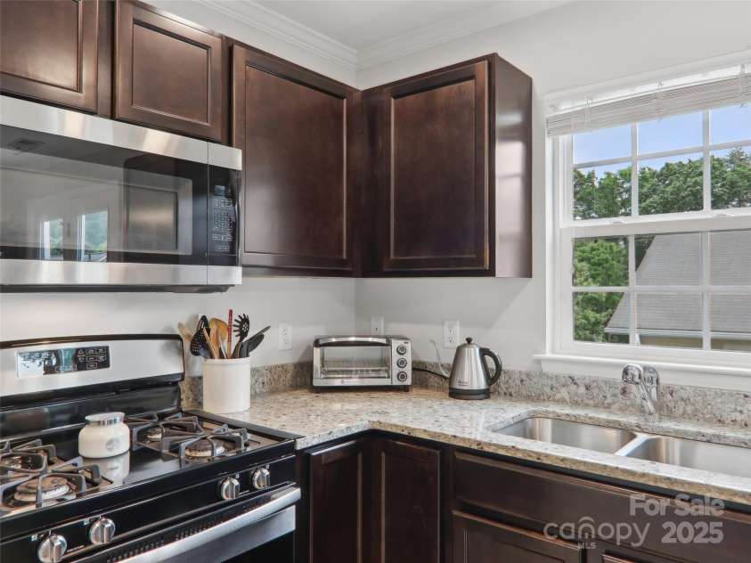 198 Alpine Ridge Drive, Asheville, NC 28806.  MLS# CAR4259639, YatesRealty ID 1319. 