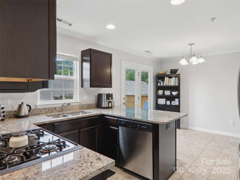 198 Alpine Ridge Drive, Asheville, NC 28806.  MLS# CAR4259639, YatesRealty ID 1319. 