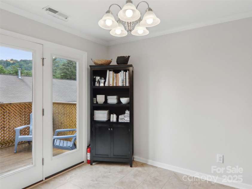 198 Alpine Ridge Drive, Asheville, NC 28806.  MLS# CAR4259639, YatesRealty ID 1319. 