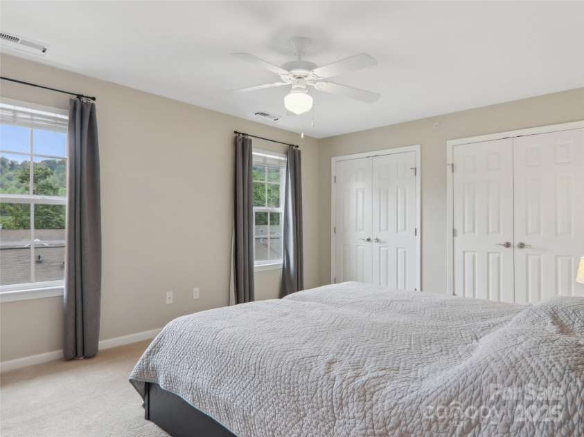 198 Alpine Ridge Drive, Asheville, NC 28806.  MLS# CAR4259639, YatesRealty ID 1319. 