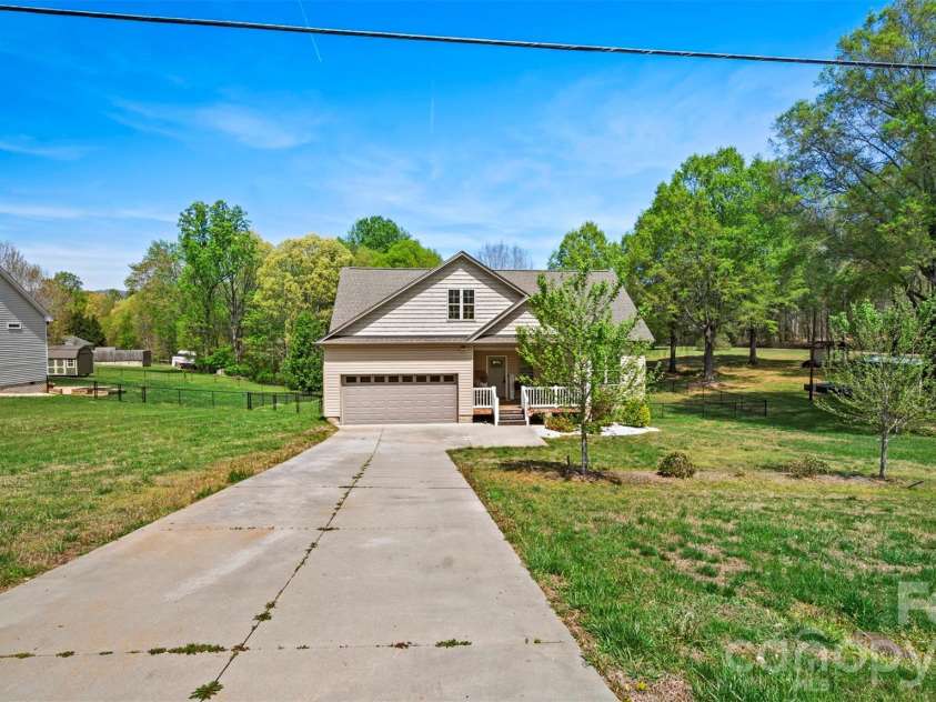 1880 Chestnut Grove Road, King, NC 27021.  MLS# CAR4371431, YatesRealty ID 13192. 