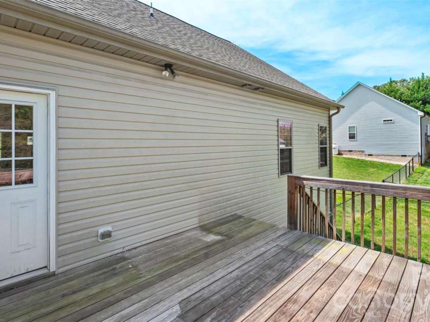 1880 Chestnut Grove Road, King, NC 27021.  MLS# CAR4371431, YatesRealty ID 13192. 