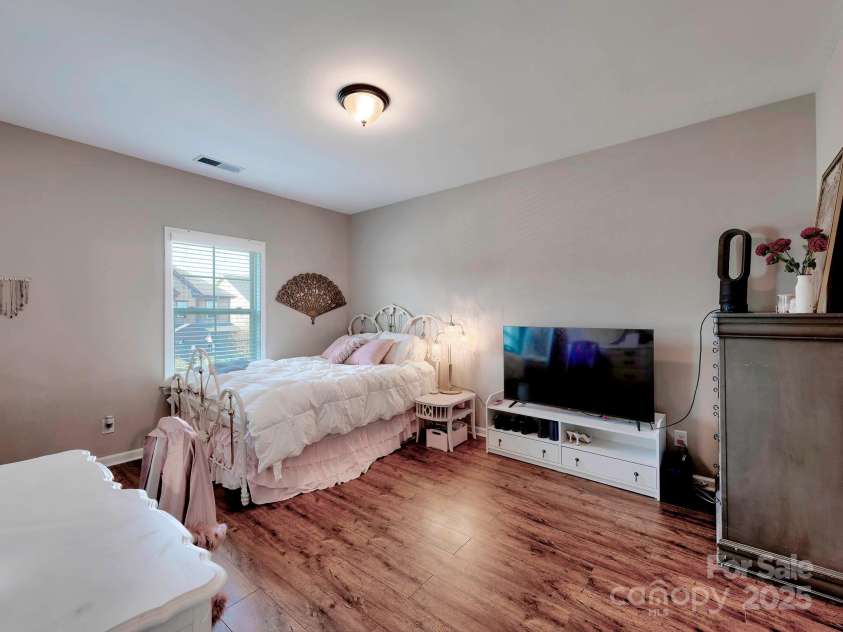 9622 Harvest Pond Avenue, Concord, NC 28027.  MLS# CAR4242006, YatesRealty ID 13192. 