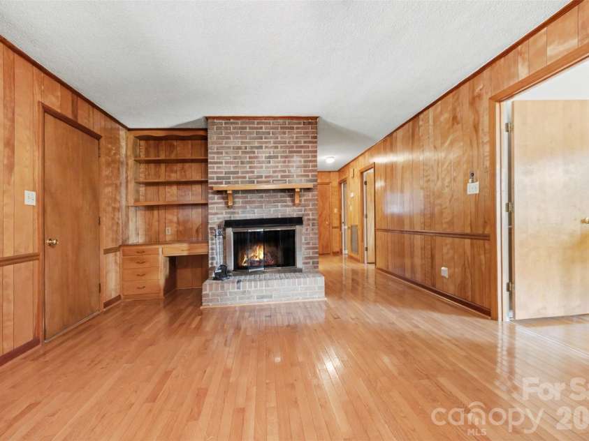 201 Pine Street, Lowell, NC 28098.  MLS# CAR4364711, YatesRealty ID 13194. 