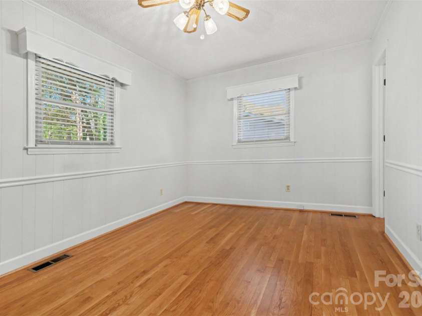 201 Pine Street, Lowell, NC 28098.  MLS# CAR4364711, YatesRealty ID 13194. 