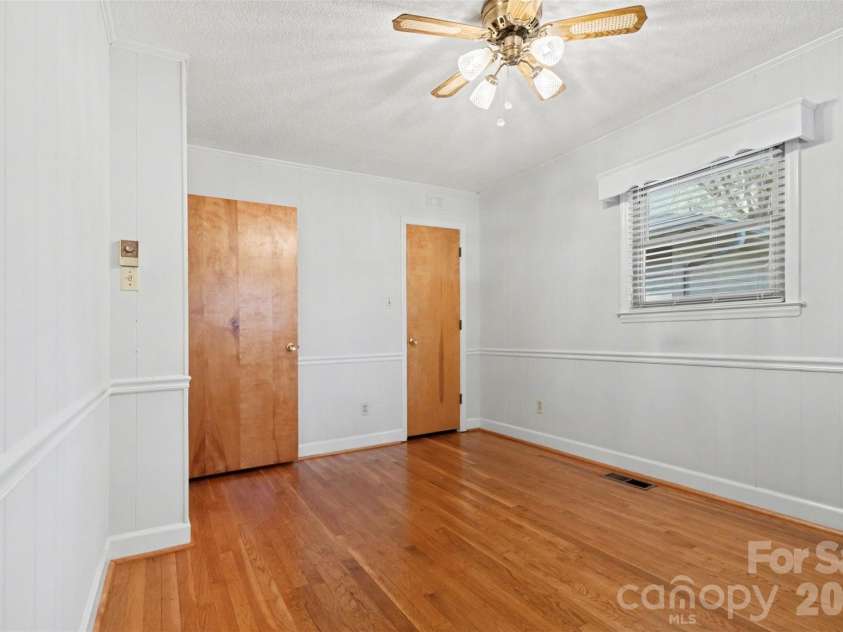 201 Pine Street, Lowell, NC 28098.  MLS# CAR4364711, YatesRealty ID 13194. 