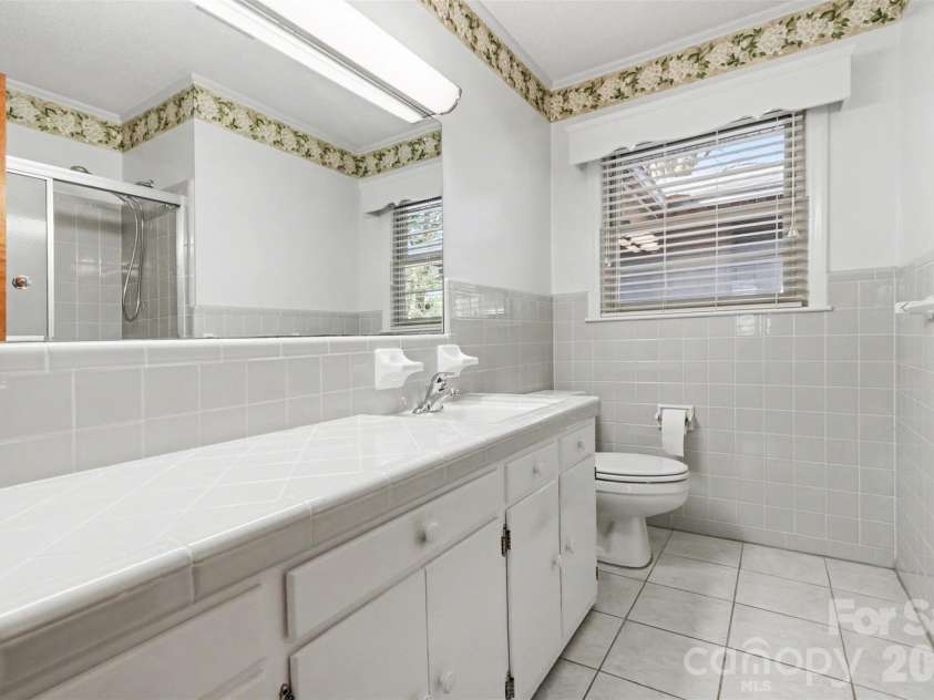 201 Pine Street, Lowell, NC 28098.  MLS# CAR4364711, YatesRealty ID 13194. 