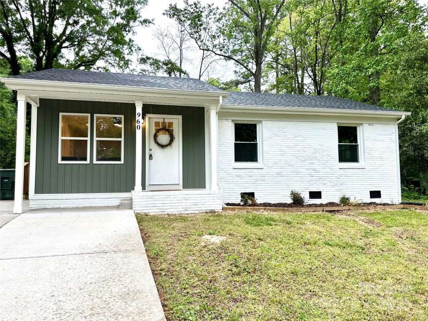 960 Bond Avenue, Gastonia, NC 28052.  MLS# CAR4250735, YatesRealty ID 13194. 