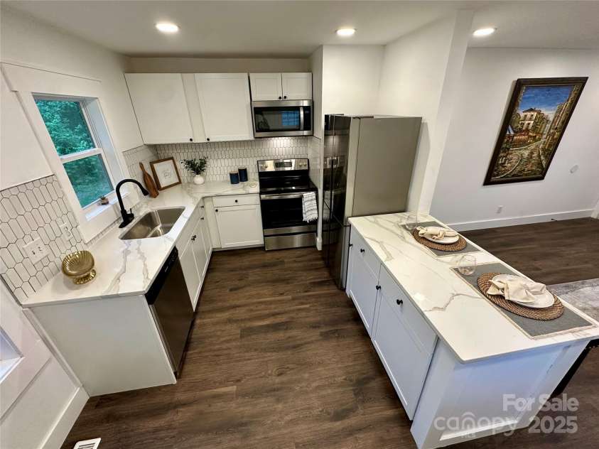 960 Bond Avenue, Gastonia, NC 28052.  MLS# CAR4250735, YatesRealty ID 13194. 