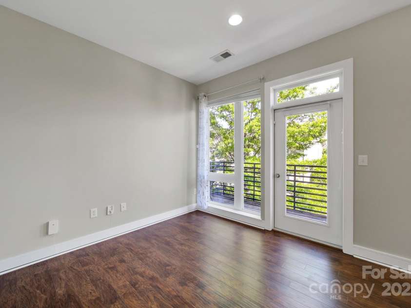 2200 Lyndhurst Avenue, Charlotte, NC 28203.  MLS# CAR4250656, YatesRealty ID 13195. 