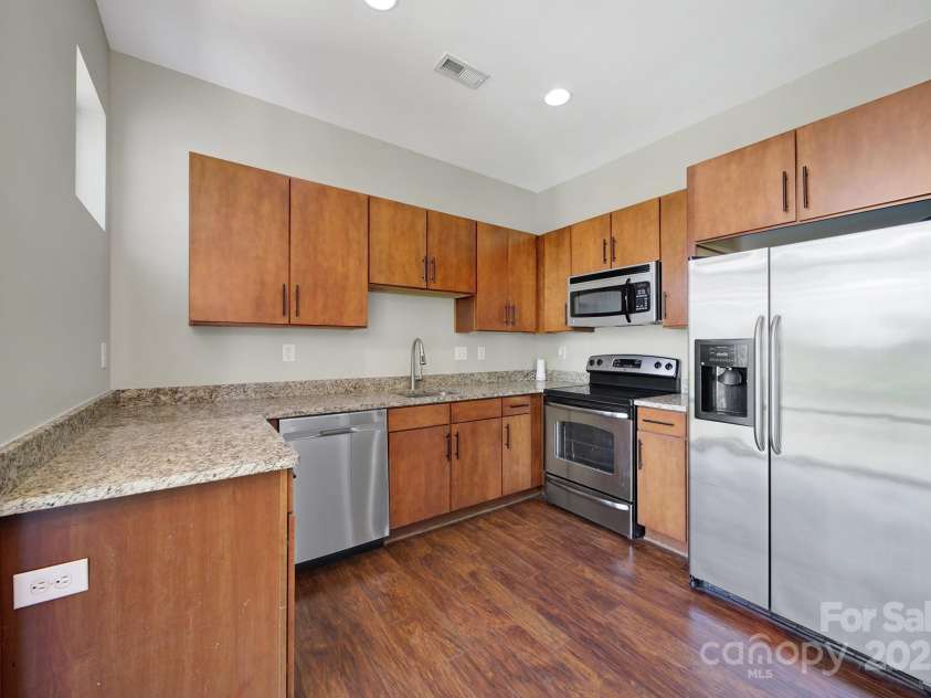 2200 Lyndhurst Avenue, Charlotte, NC 28203.  MLS# CAR4250656, YatesRealty ID 13195. 