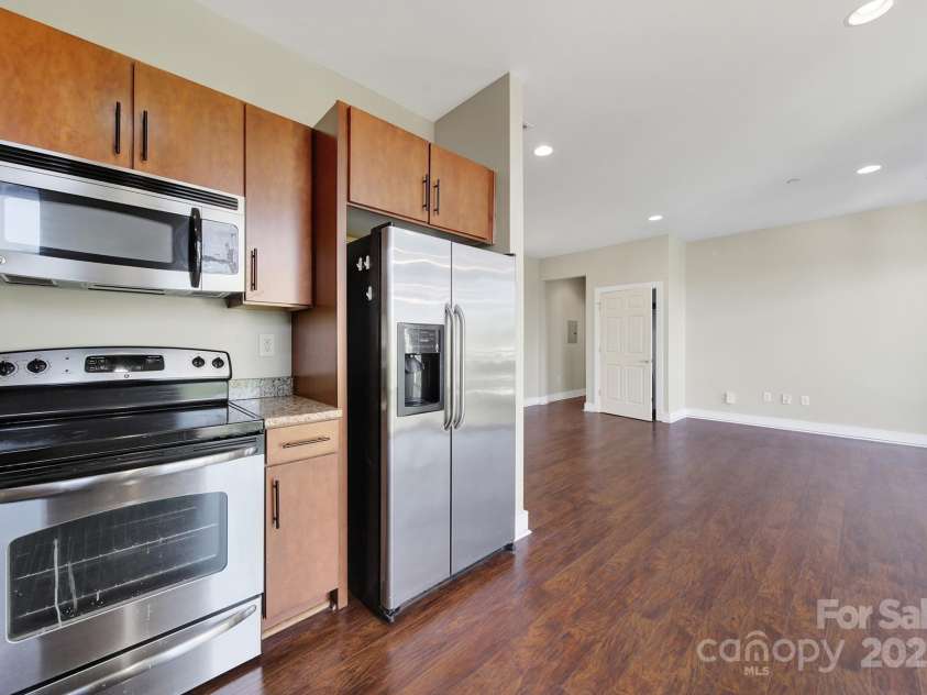 2200 Lyndhurst Avenue, Charlotte, NC 28203.  MLS# CAR4250656, YatesRealty ID 13195. 