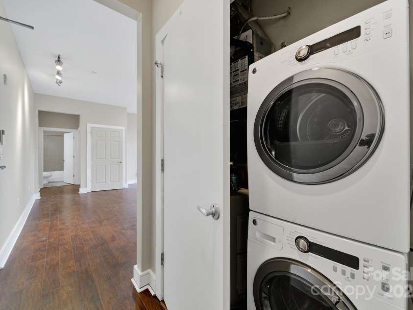 2200 Lyndhurst Avenue, Charlotte, NC 28203.  MLS# CAR4250656, YatesRealty ID 13195. 