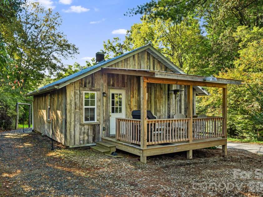 456 Maney Branch Road, Burnsville, NC 28714.  MLS# CAR4370501, YatesRealty ID 13197. 