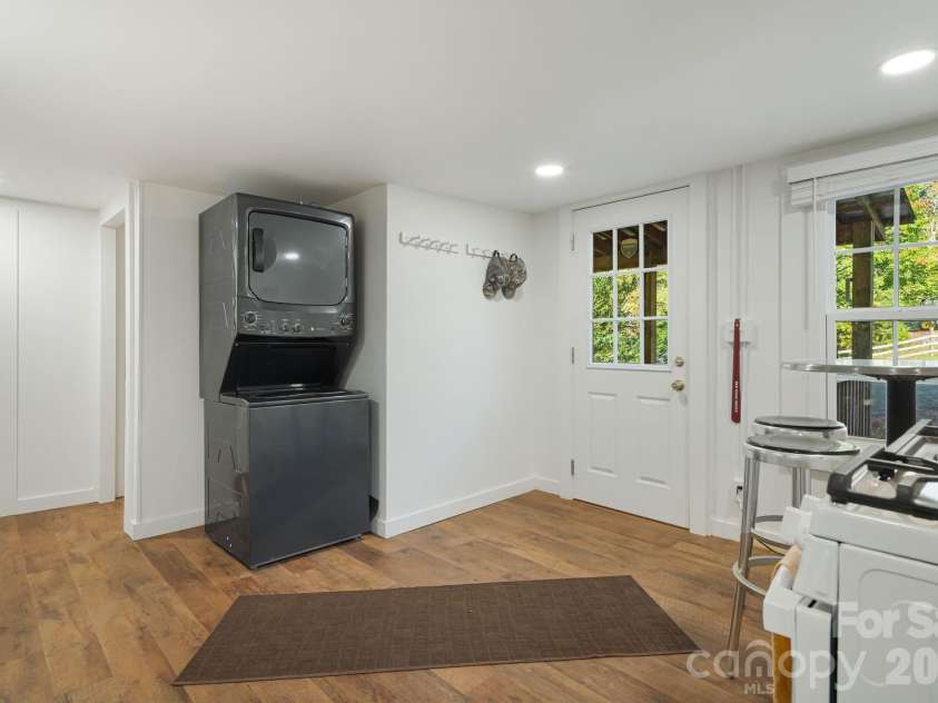 456 Maney Branch Road, Burnsville, NC 28714.  MLS# CAR4370501, YatesRealty ID 13197. 