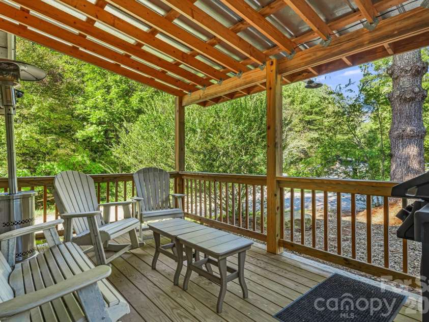456 Maney Branch Road, Burnsville, NC 28714.  MLS# CAR4370501, YatesRealty ID 13197. 