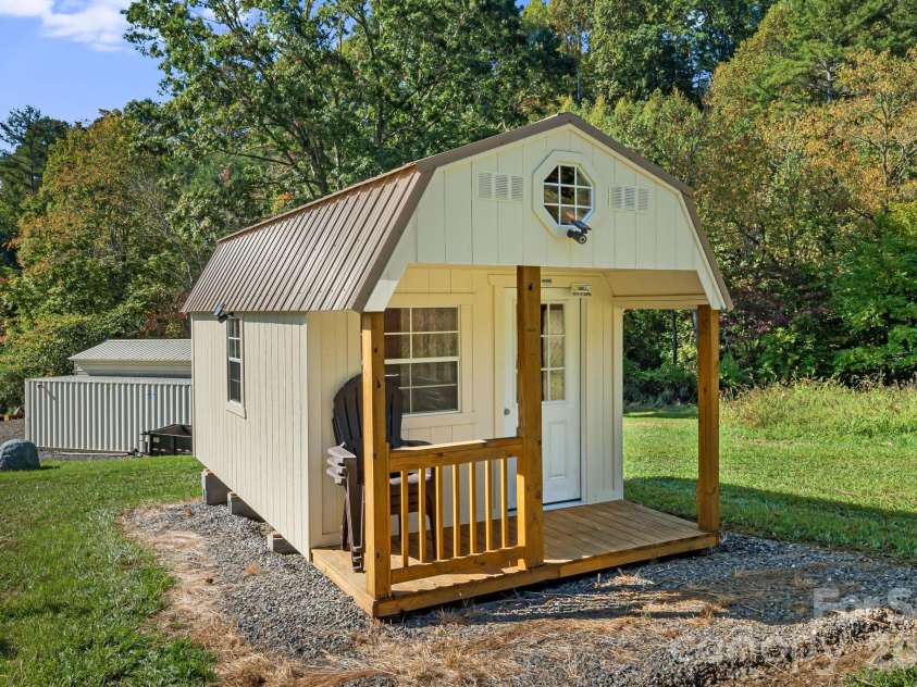 456 Maney Branch Road, Burnsville, NC 28714.  MLS# CAR4370501, YatesRealty ID 13197. 