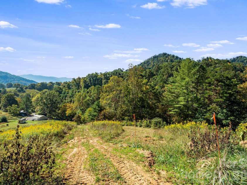 456 Maney Branch Road, Burnsville, NC 28714.  MLS# CAR4370501, YatesRealty ID 13197. 