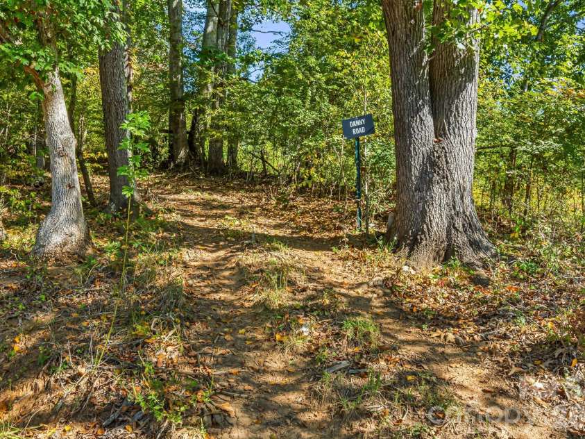456 Maney Branch Road, Burnsville, NC 28714.  MLS# CAR4370501, YatesRealty ID 13197. 