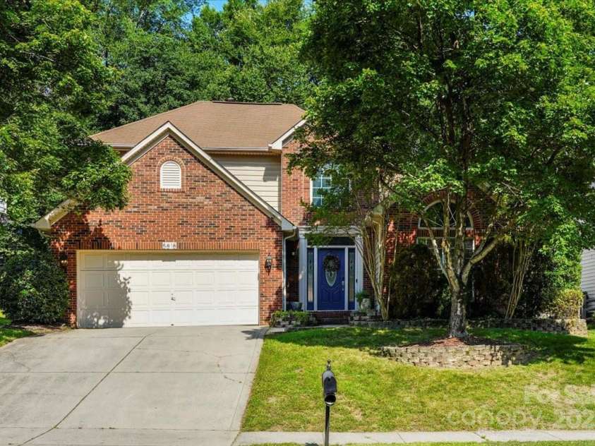 5818 Downfield Wood Drive, Charlotte, NC 28269.  MLS# CAR4253410, YatesRealty ID 13197. 