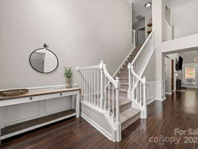 5818 Downfield Wood Drive, Charlotte, NC 28269.  MLS# CAR4253410, YatesRealty ID 13197. 