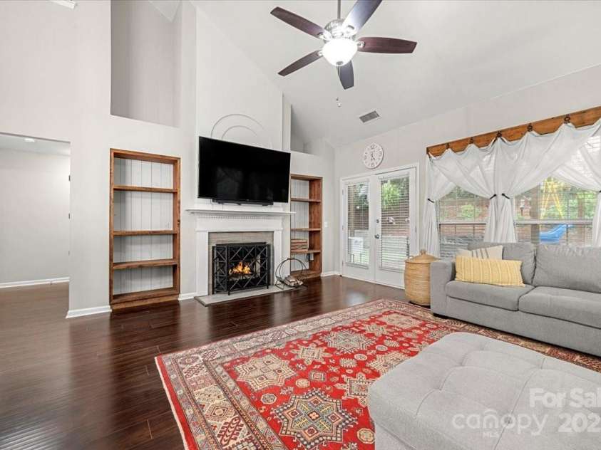 5818 Downfield Wood Drive, Charlotte, NC 28269.  MLS# CAR4253410, YatesRealty ID 13197. 