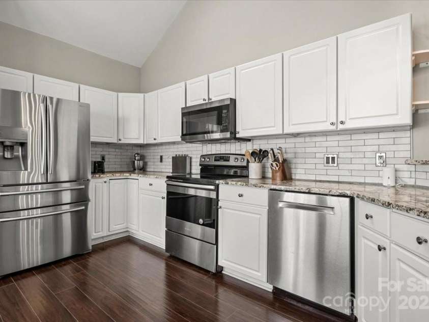 5818 Downfield Wood Drive, Charlotte, NC 28269.  MLS# CAR4253410, YatesRealty ID 13197. 