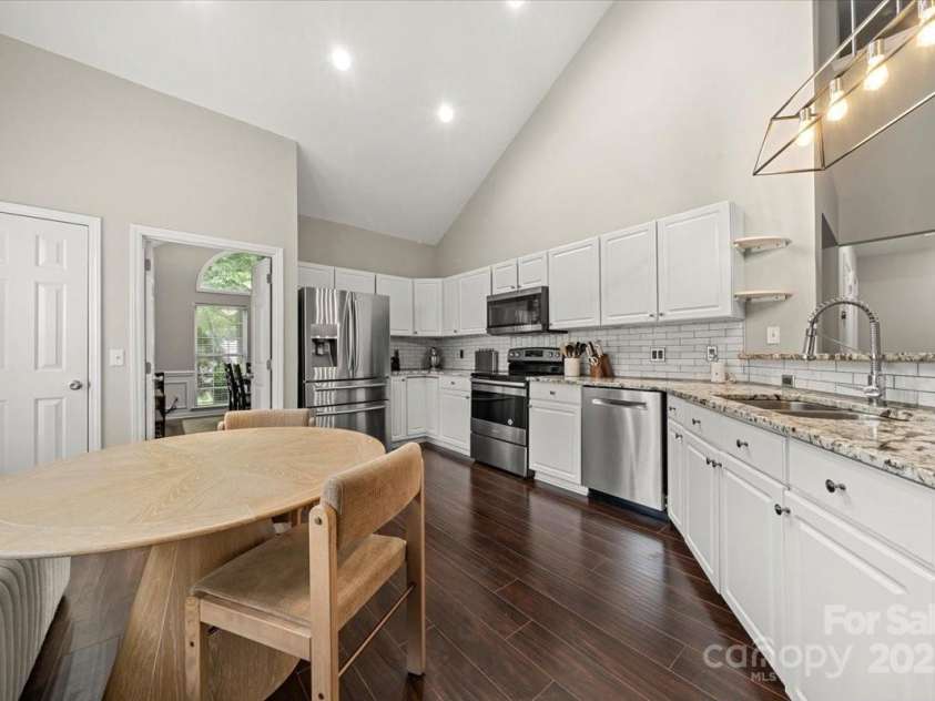 5818 Downfield Wood Drive, Charlotte, NC 28269.  MLS# CAR4253410, YatesRealty ID 13197. 