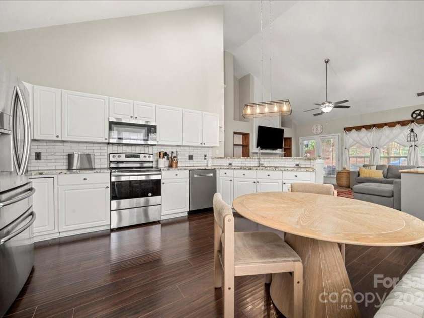 5818 Downfield Wood Drive, Charlotte, NC 28269.  MLS# CAR4253410, YatesRealty ID 13197. 