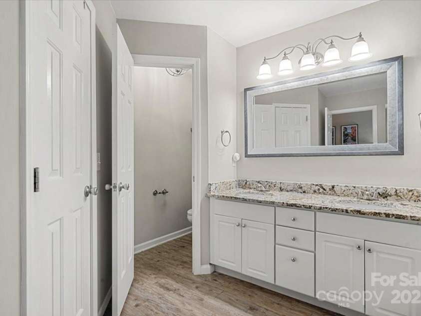 5818 Downfield Wood Drive, Charlotte, NC 28269.  MLS# CAR4253410, YatesRealty ID 13197. 