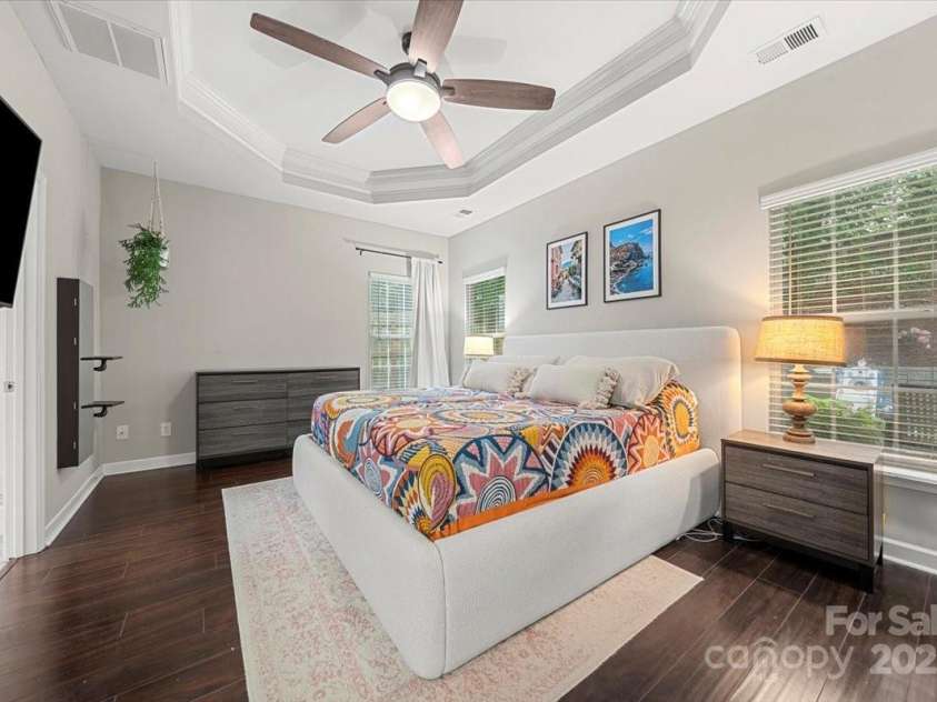 5818 Downfield Wood Drive, Charlotte, NC 28269.  MLS# CAR4253410, YatesRealty ID 13197. 