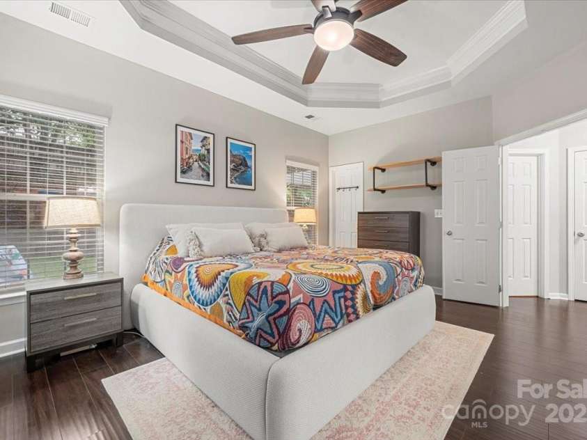 5818 Downfield Wood Drive, Charlotte, NC 28269.  MLS# CAR4253410, YatesRealty ID 13197. 