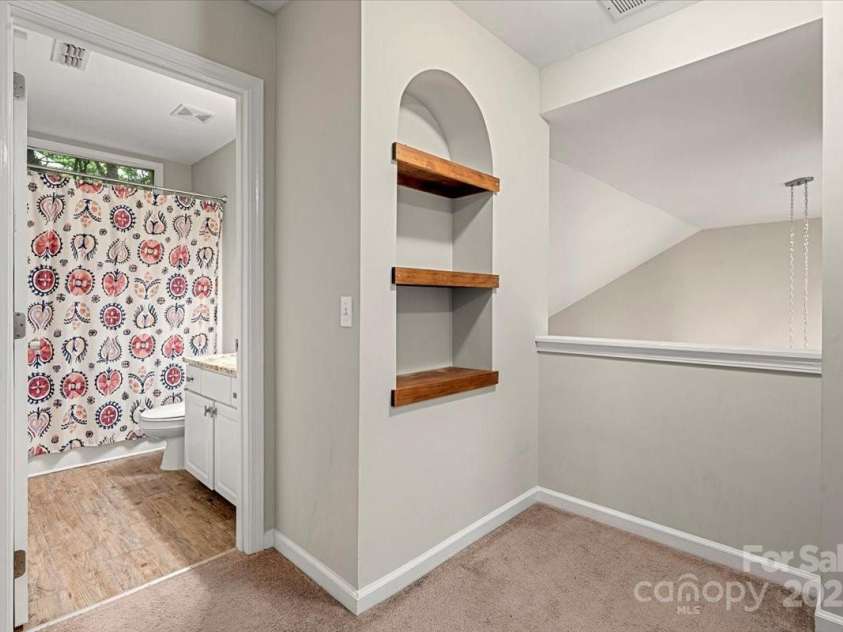 5818 Downfield Wood Drive, Charlotte, NC 28269.  MLS# CAR4253410, YatesRealty ID 13197. 