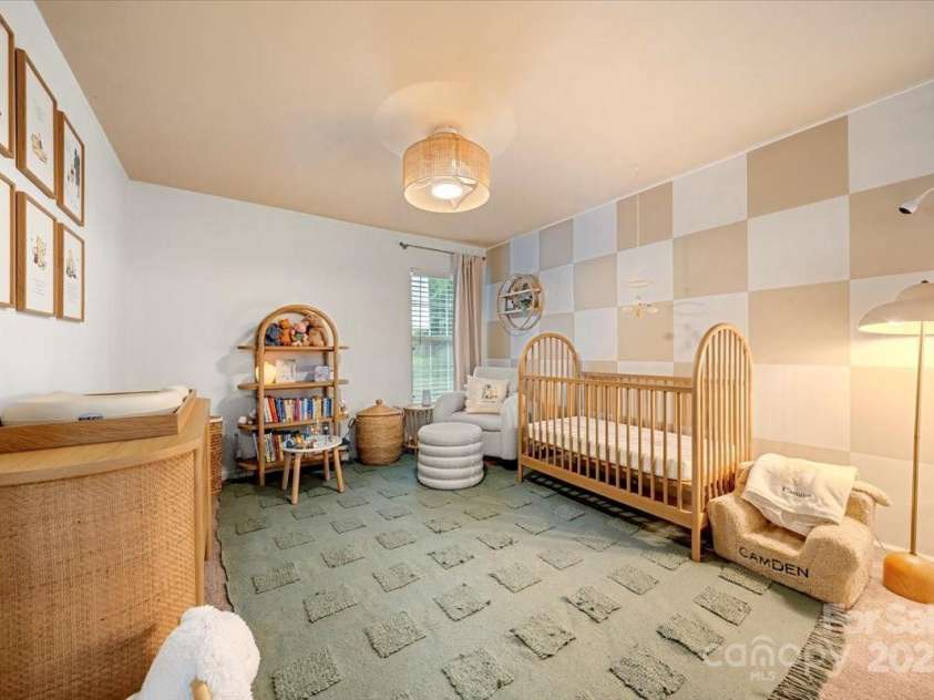 5818 Downfield Wood Drive, Charlotte, NC 28269.  MLS# CAR4253410, YatesRealty ID 13197. 