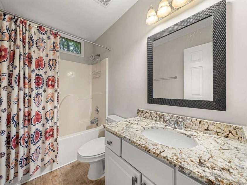5818 Downfield Wood Drive, Charlotte, NC 28269.  MLS# CAR4253410, YatesRealty ID 13197. 