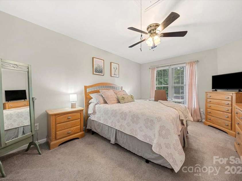 5818 Downfield Wood Drive, Charlotte, NC 28269.  MLS# CAR4253410, YatesRealty ID 13197. 
